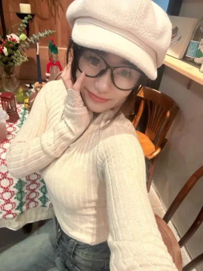 Alternative view of 女裝春秋新款休閒合身顯瘦正肩蕾絲拼接長袖上衣