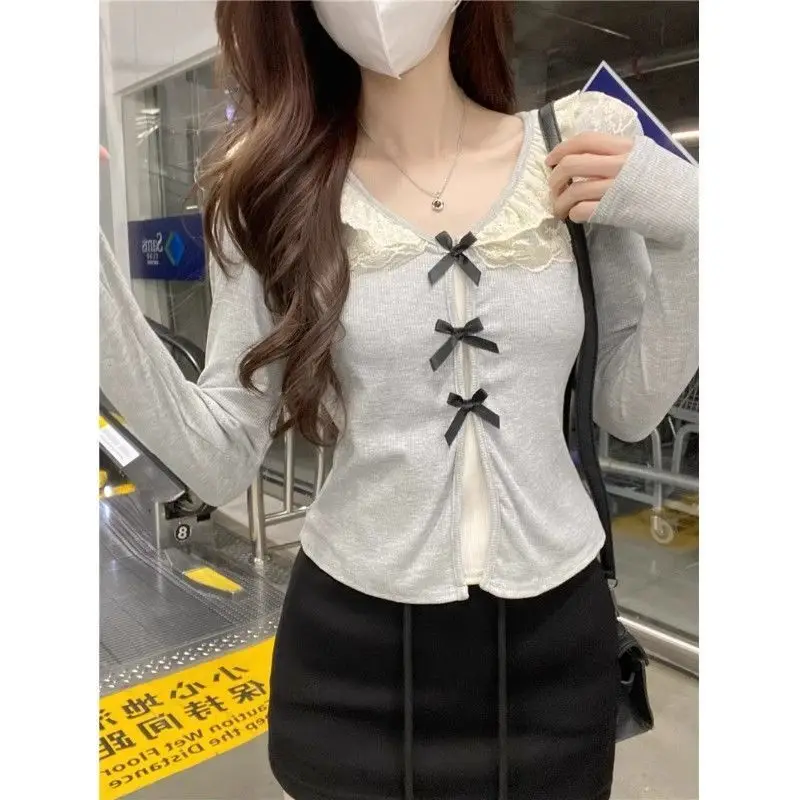 灰色