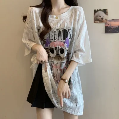 大碼女裝春夏新款寬鬆顯瘦蕾絲提花卡通印花短袖上衣 - Image 3