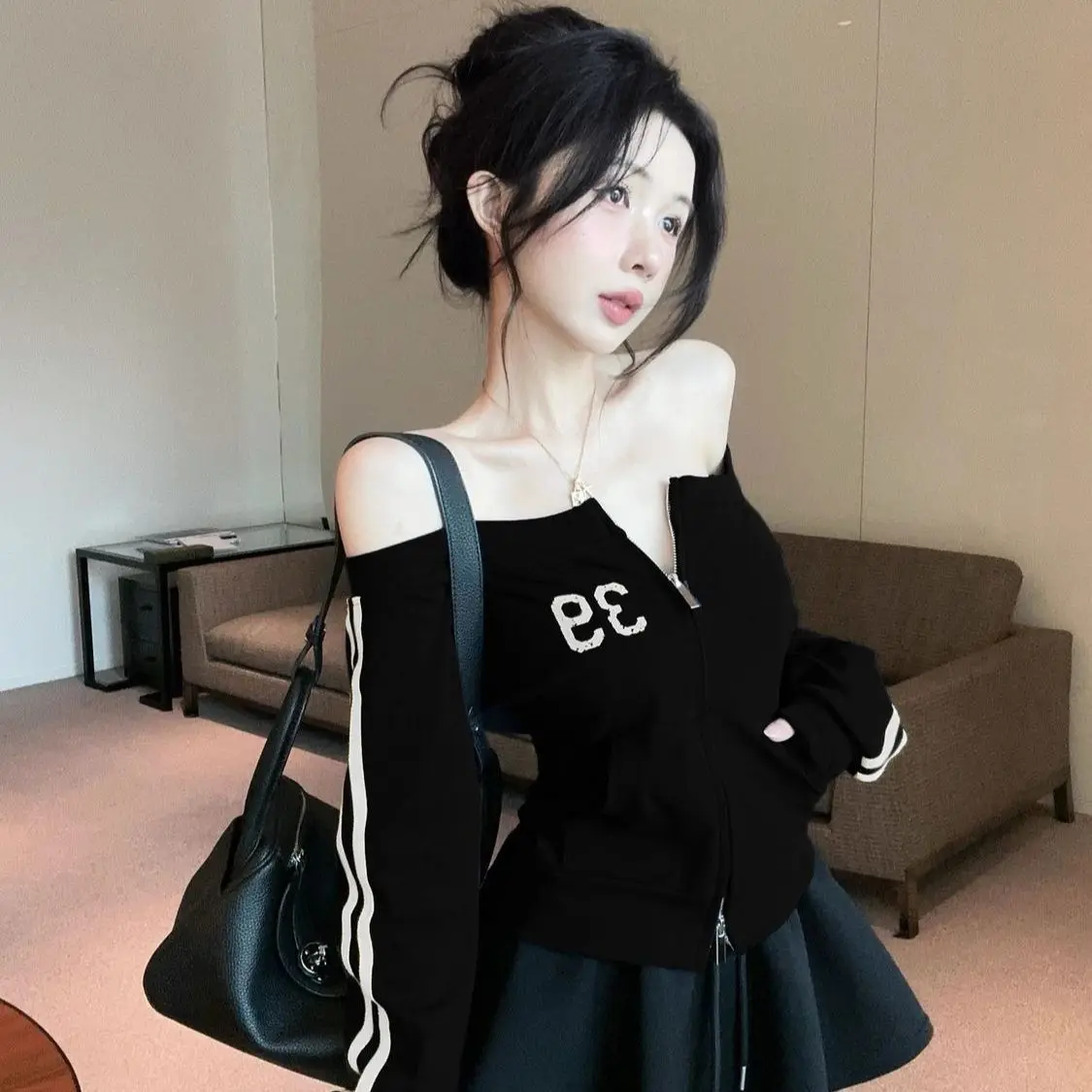 黑色