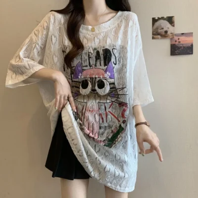 大碼女裝春夏新款寬鬆顯瘦蕾絲提花卡通印花短袖上衣 - Image 4