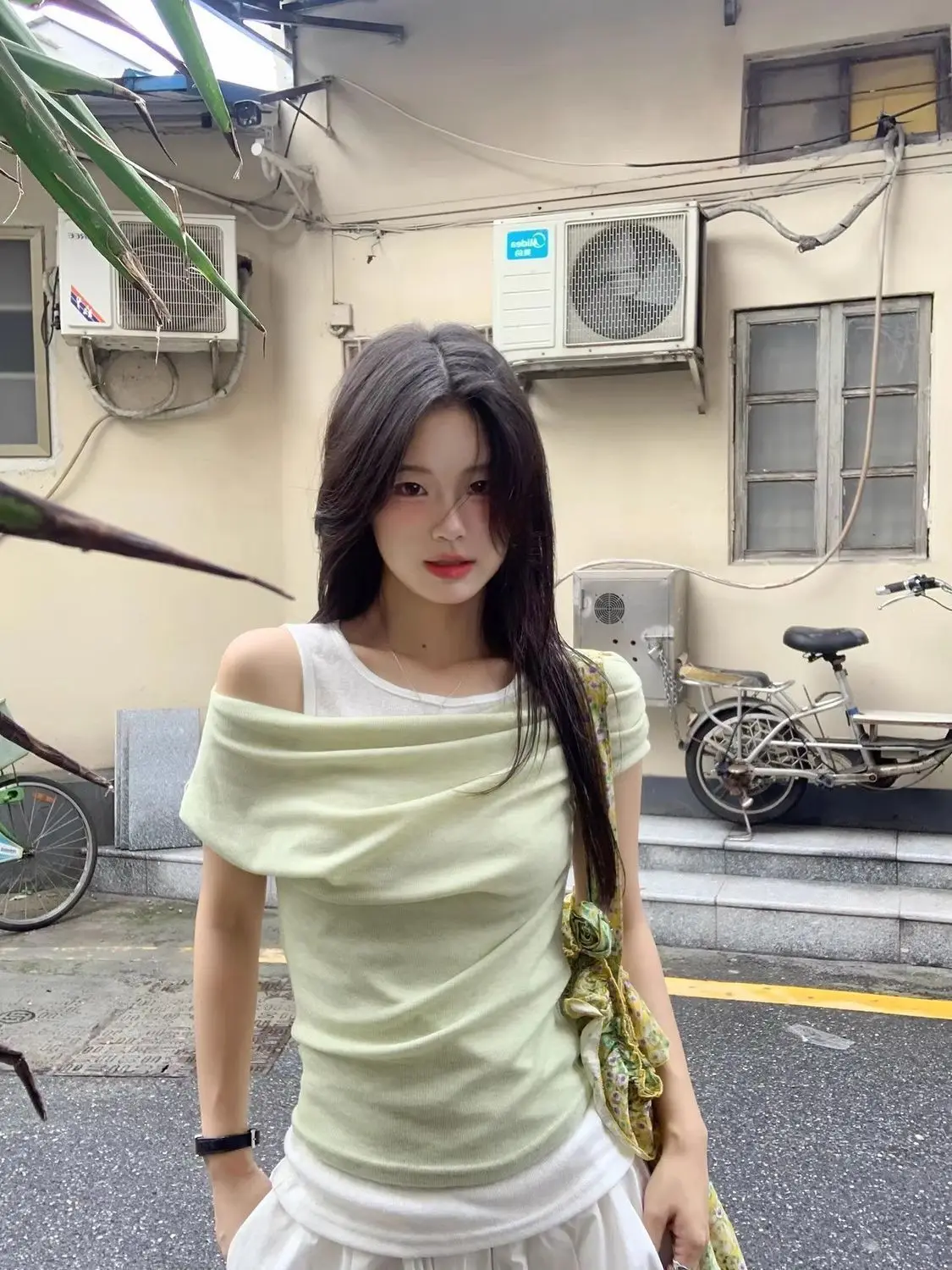 夏季女裝新款收腰合身單肩拼接假兩件露肩短袖上衣 - Image 2