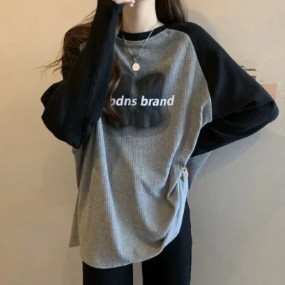 大碼女裝秋冬新款拼色寬鬆顯瘦百搭休閒坑條長袖上衣 - Image 4