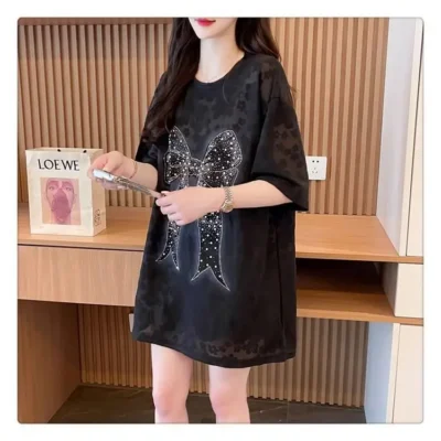 大碼女裝春夏爆款休閒寬鬆顯瘦蕾絲燙鑽蝴蝶結中長款短袖上衣 - Image 6