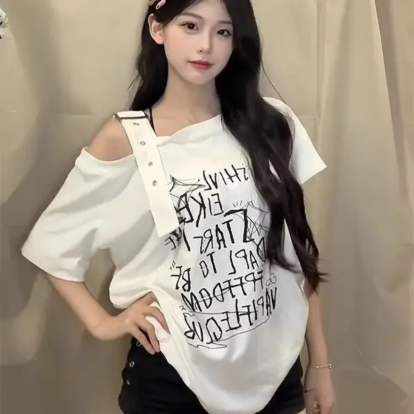 夏季女裝爆款潮流塗鴉字母印花合身顯瘦V領露肩無肩帶短袖上衣 - Image 3