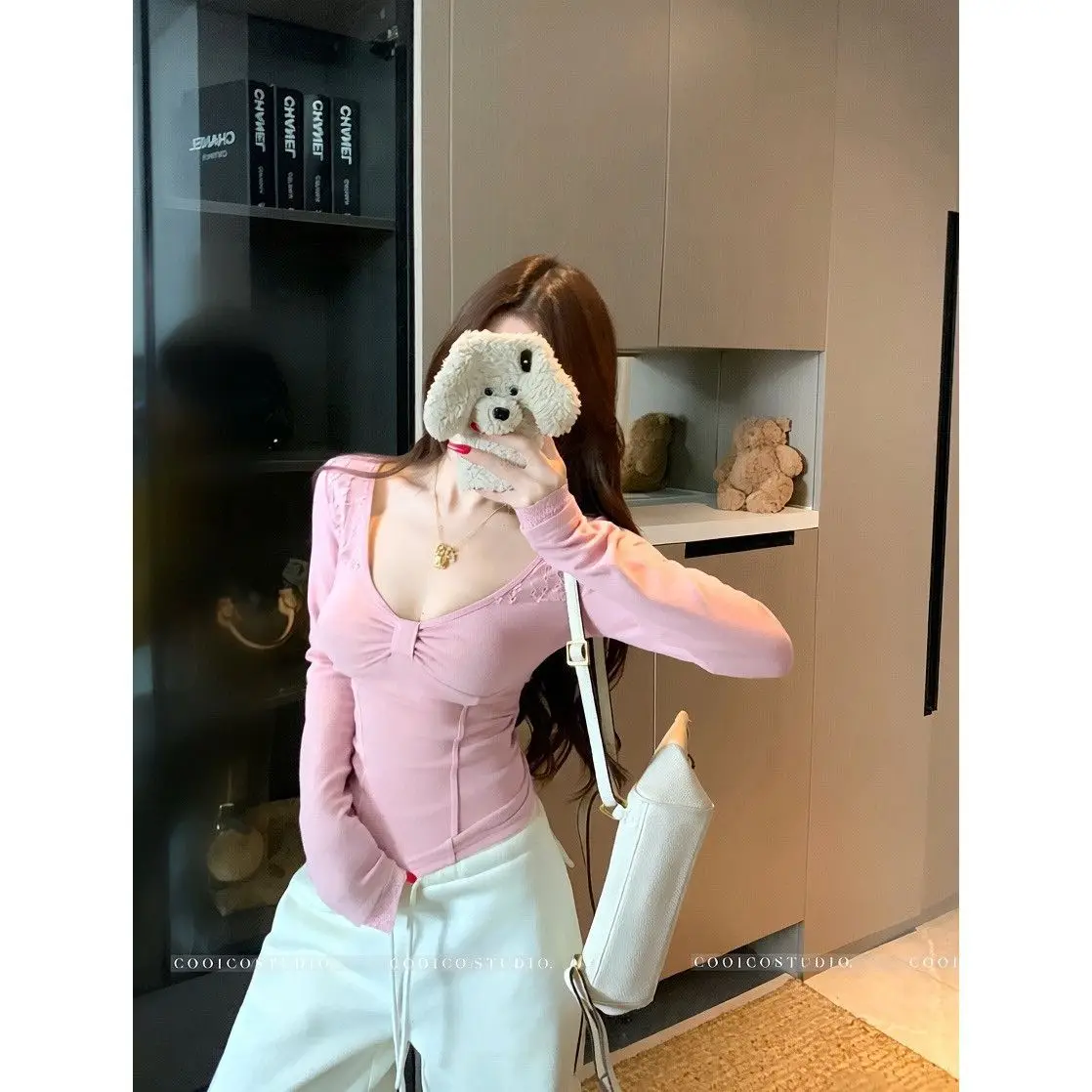 秋冬女裝新款純色百搭合身顯瘦蕾絲拼接V領長袖上衣 - Image 4