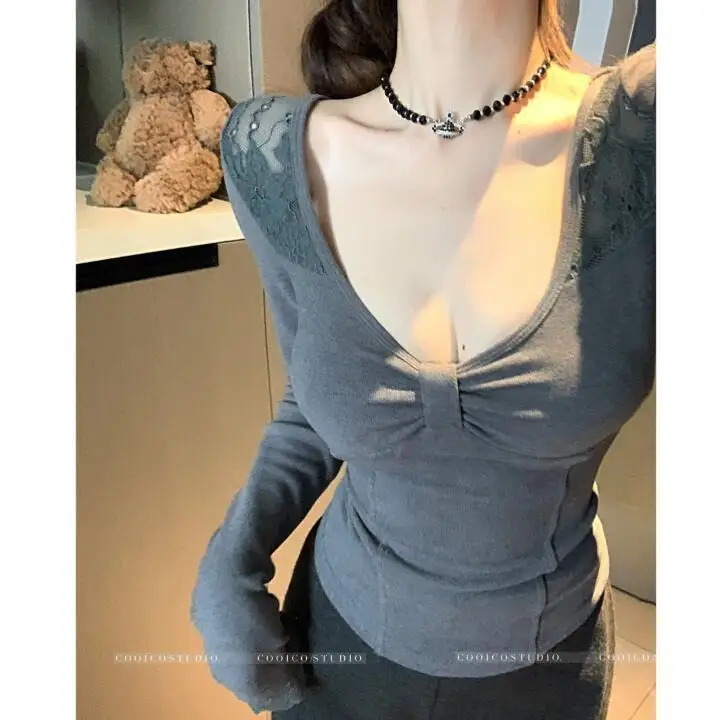 灰色